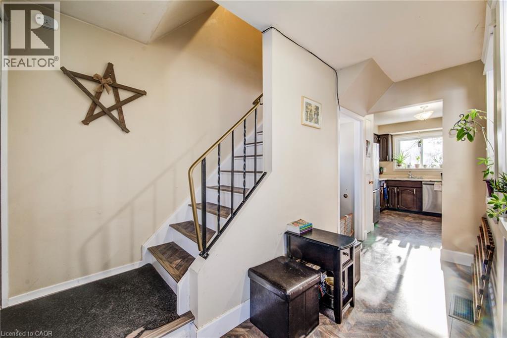 71 SHADELAND Crescent thumbnail 2