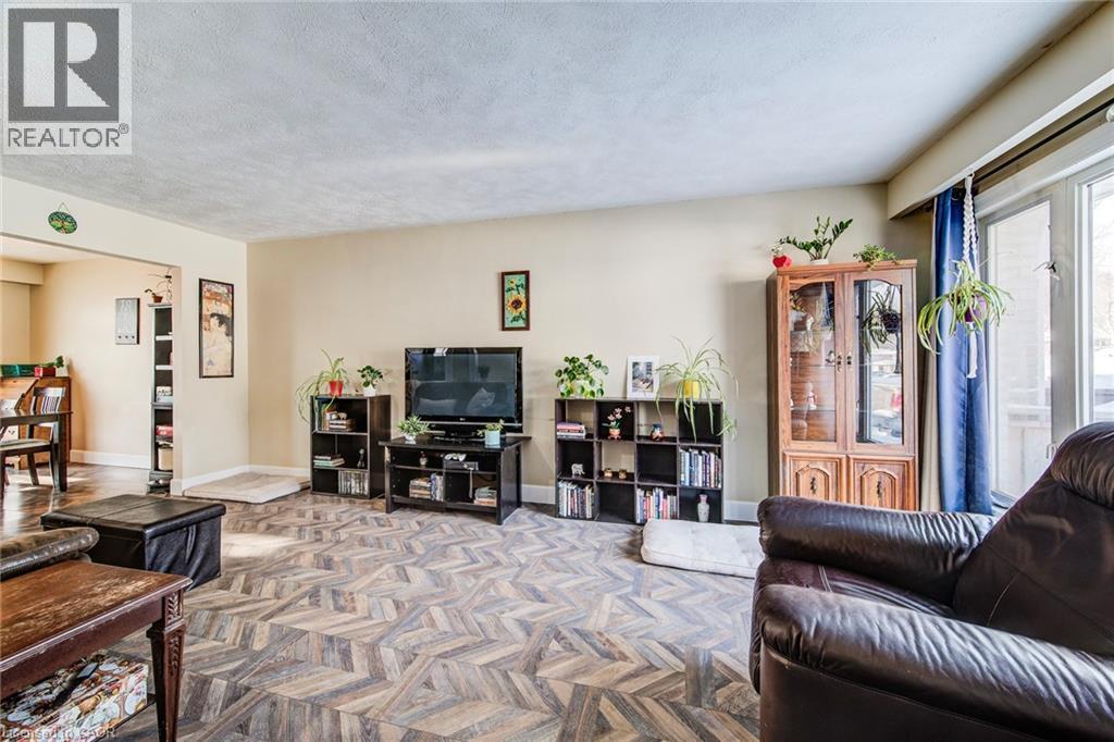 71 SHADELAND Crescent thumbnail 5