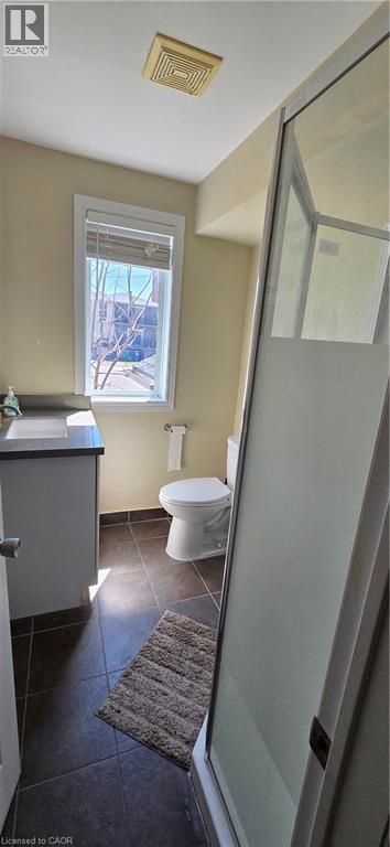 16 COLUMBIA Street W thumbnail 9