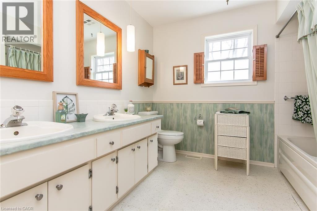 70 INWOOD Crescent thumbnail 35