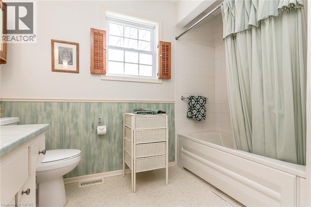 70 INWOOD Crescent thumbnail 36