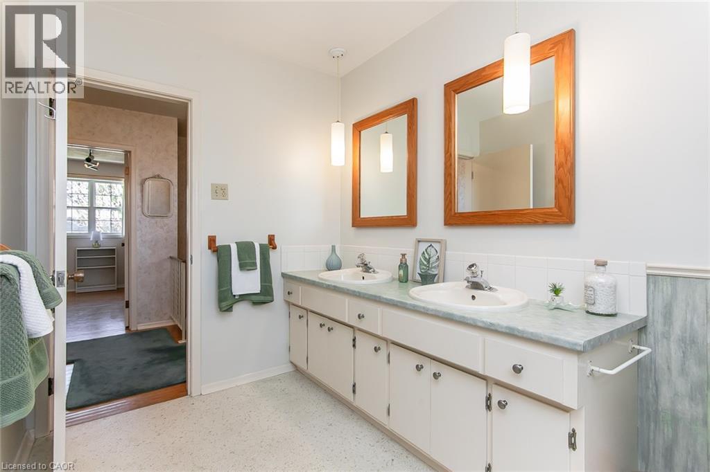 70 INWOOD Crescent thumbnail 37