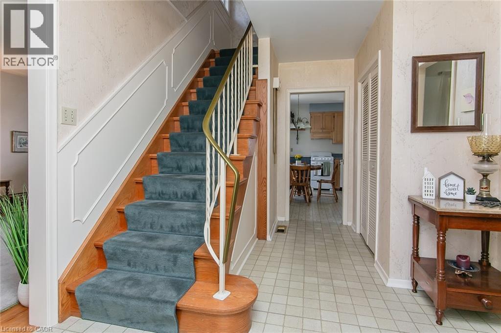 70 INWOOD Crescent thumbnail 8