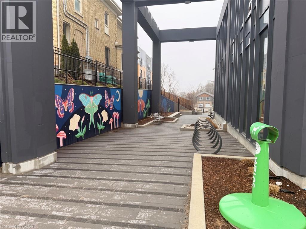 741 KING Street W Unit# 301 thumbnail 3