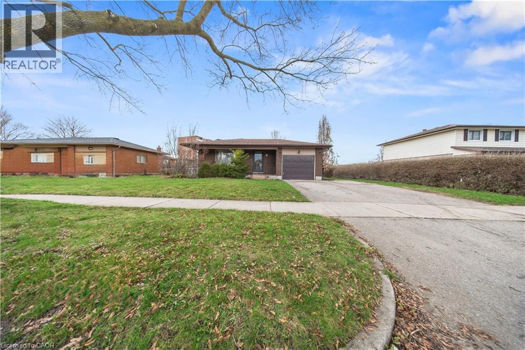 42 TUPPER Crescent thumbnail 2