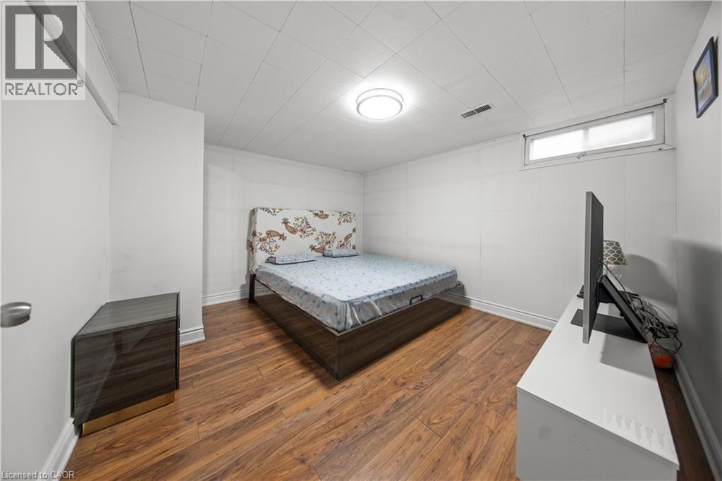 42 TUPPER Crescent thumbnail 21