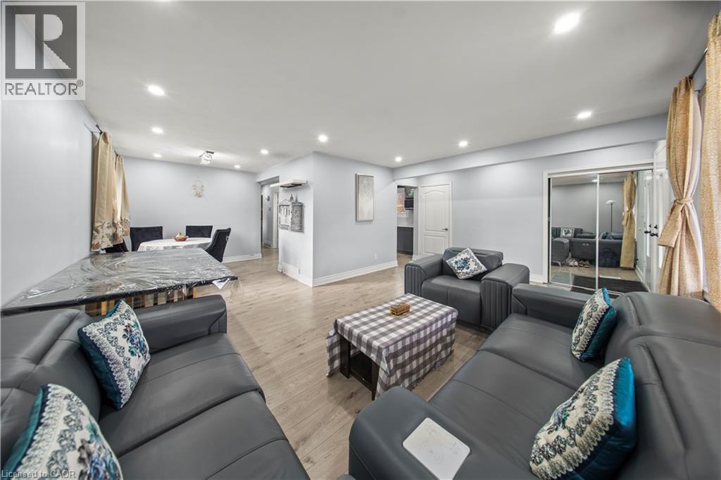 42 TUPPER Crescent thumbnail 4