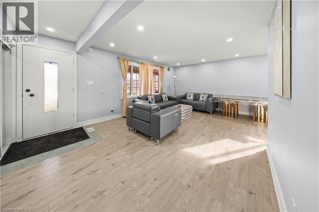 42 TUPPER Crescent thumbnail 5