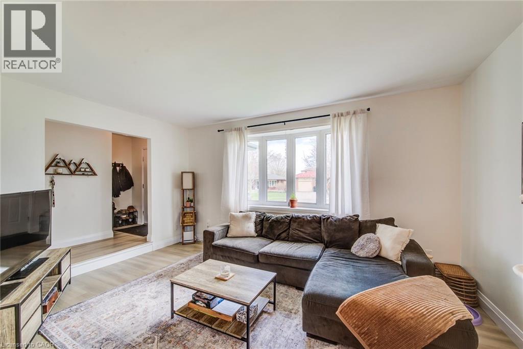 183 DINISON Crescent thumbnail 9