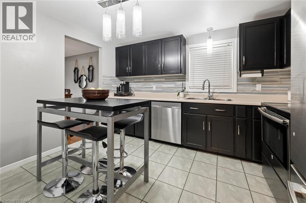 14 WYCLIFFE Place thumbnail 4