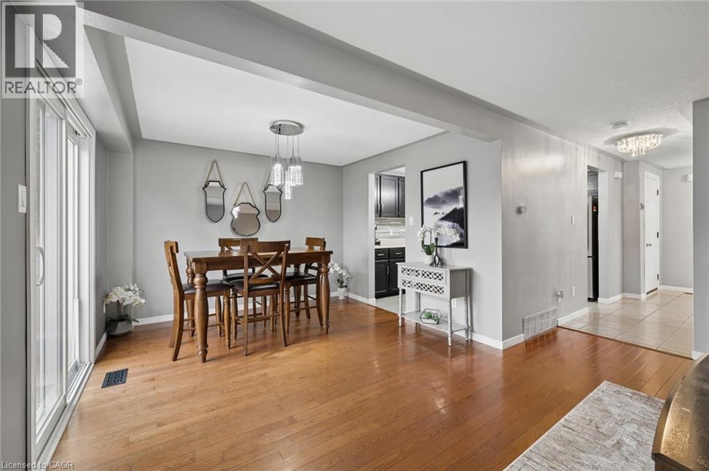 14 WYCLIFFE Place thumbnail 9