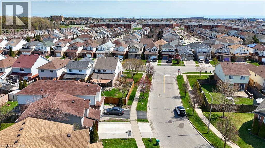 11 LEMONBALM Street thumbnail 32