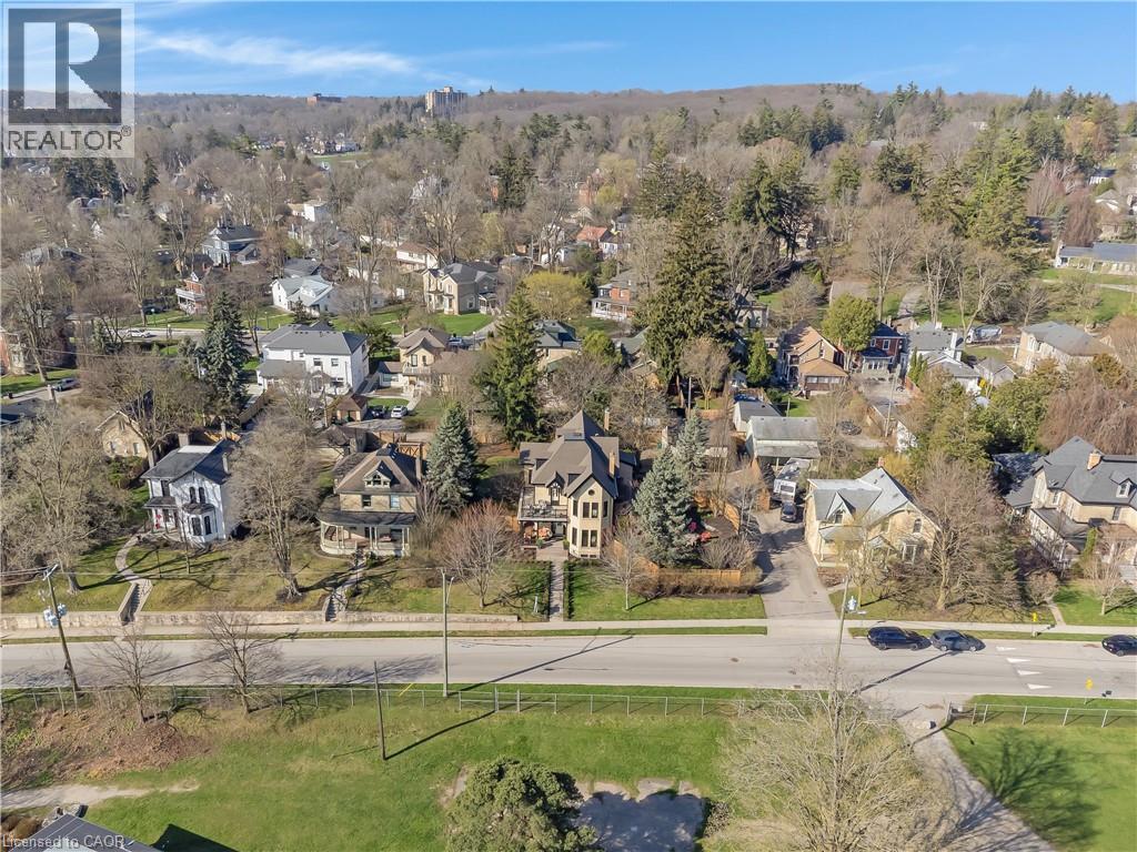 24 PARK Avenue thumbnail 11