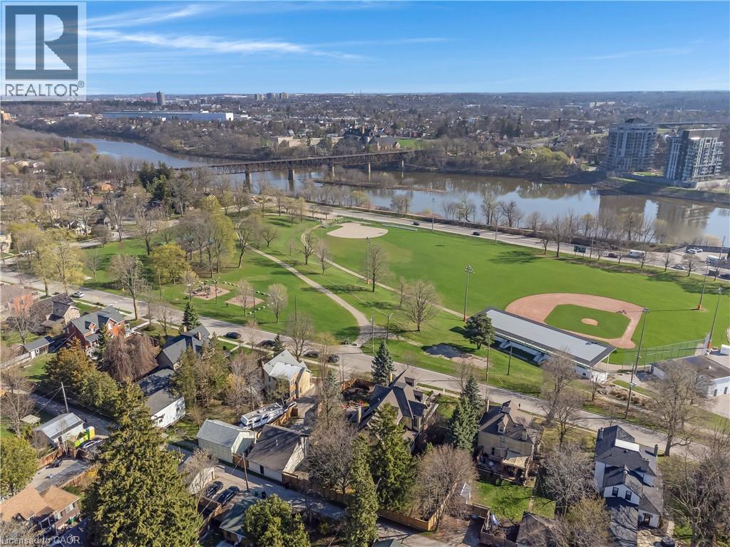 24 PARK Avenue thumbnail 12