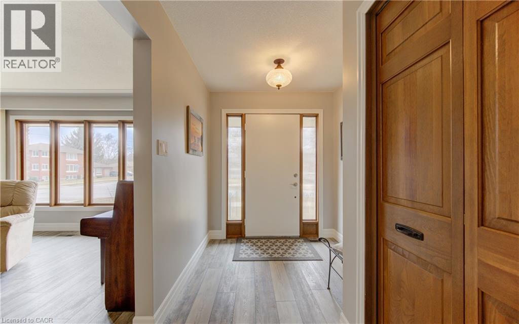 449 GREENFIELD Avenue thumbnail 3