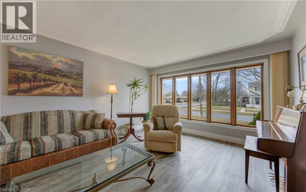 449 GREENFIELD Avenue thumbnail 5