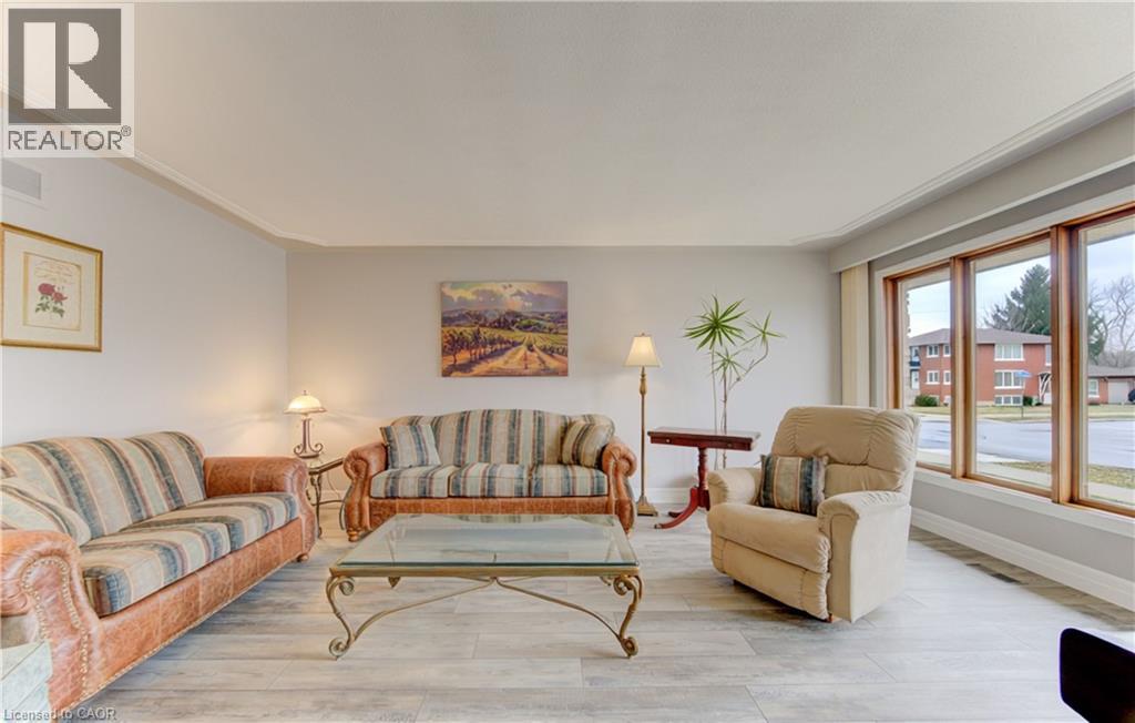 449 GREENFIELD Avenue thumbnail 4