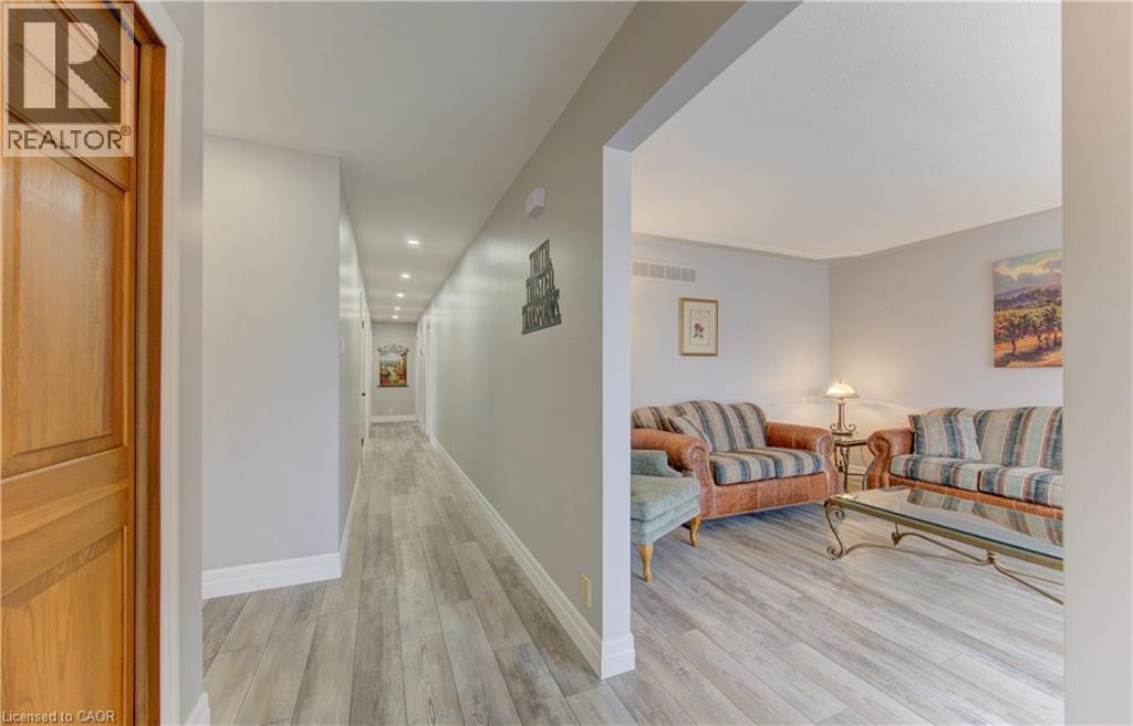 449 GREENFIELD Avenue thumbnail 7