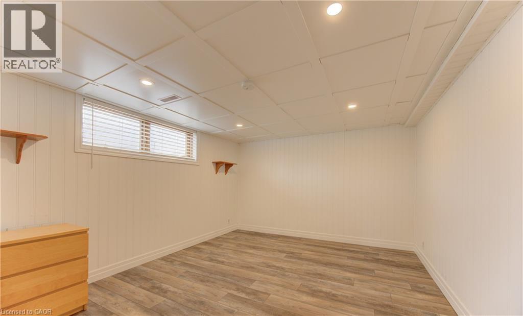 449 GREENFIELD Avenue thumbnail 24