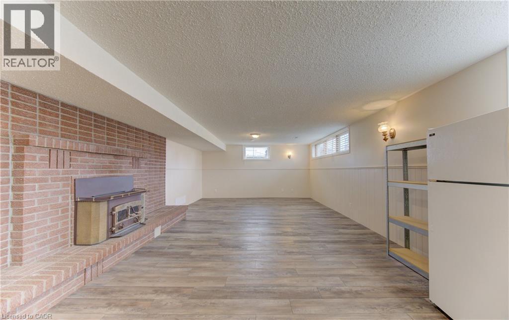 449 GREENFIELD Avenue thumbnail 23