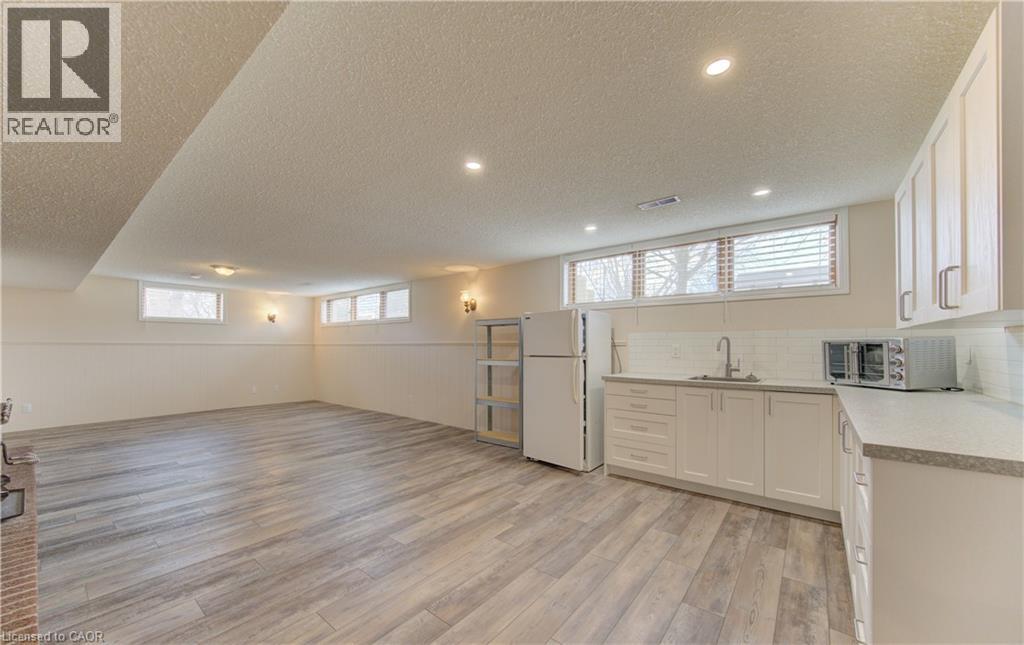 449 GREENFIELD Avenue thumbnail 21