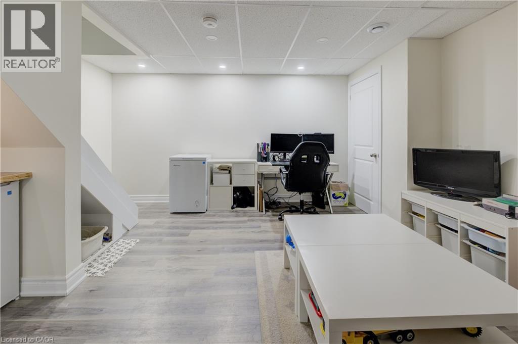 12 BUGDALE Drive thumbnail 30