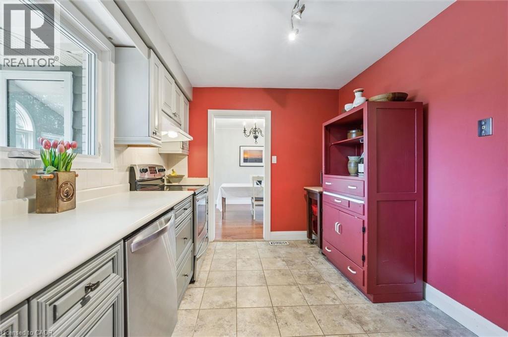 47 HILLCREST Lane thumbnail 16