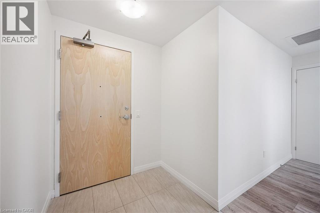 60 CHARLES Street W Unit# 1902 thumbnail 9