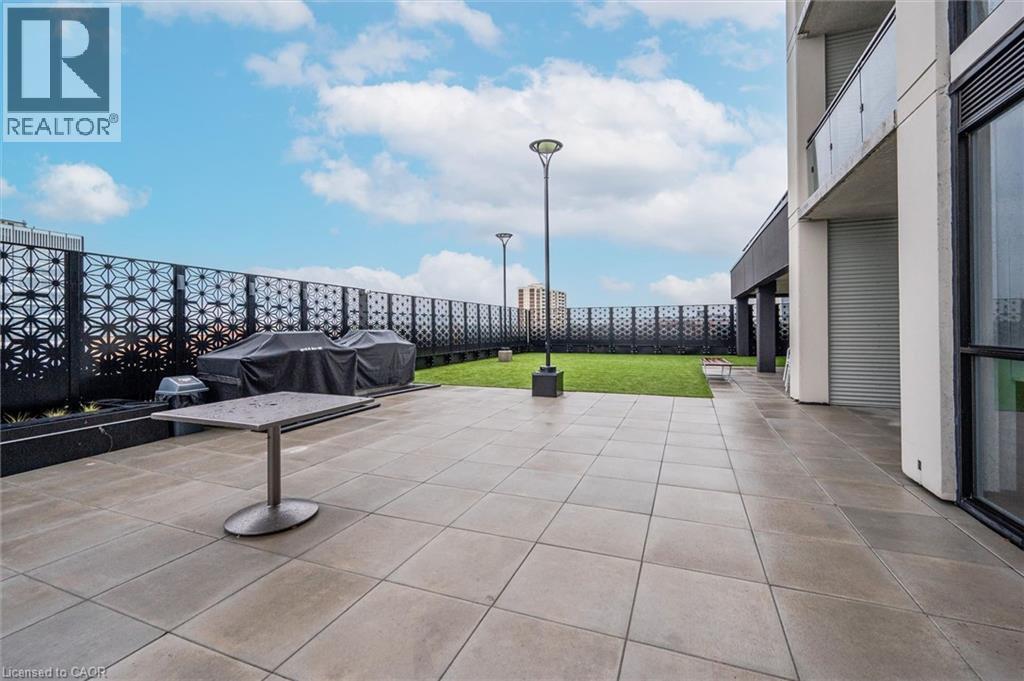 60 CHARLES Street W Unit# 1902 thumbnail 33