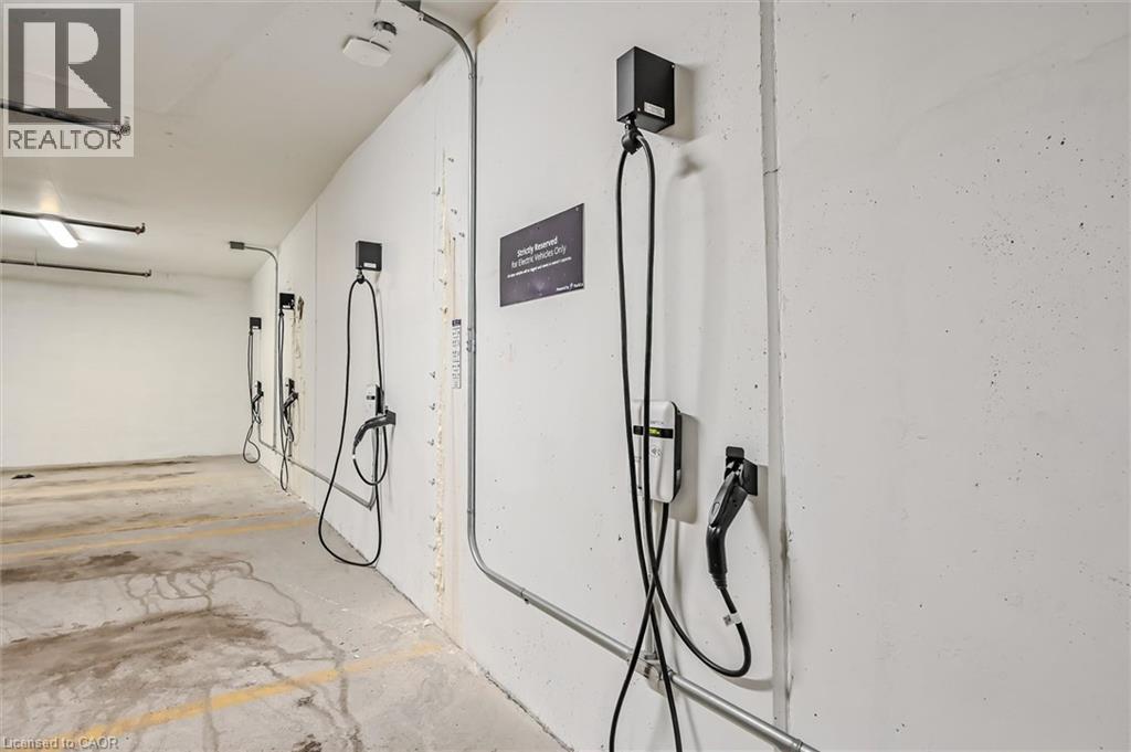 60 CHARLES Street W Unit# 1902 thumbnail 41