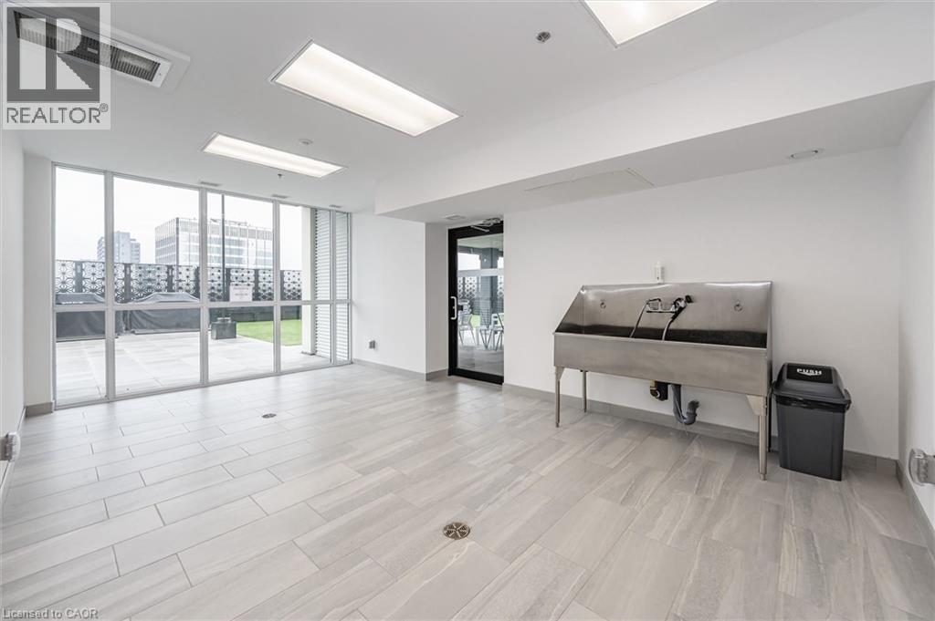 60 CHARLES Street W Unit# 1902 thumbnail 32