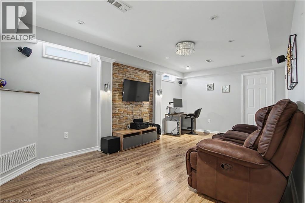 60 POSTMASTER Drive thumbnail 30