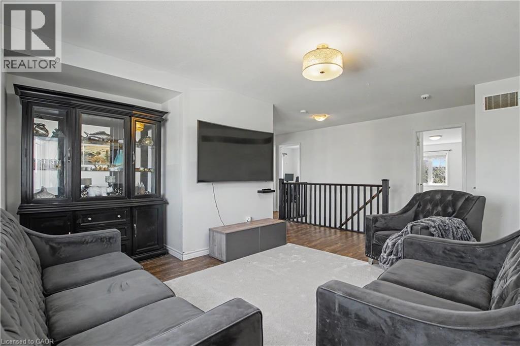 60 POSTMASTER Drive thumbnail 17