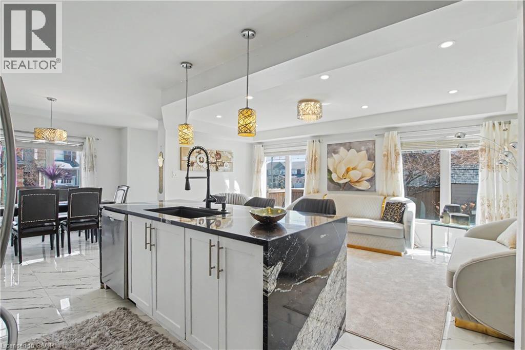 60 POSTMASTER Drive thumbnail 9