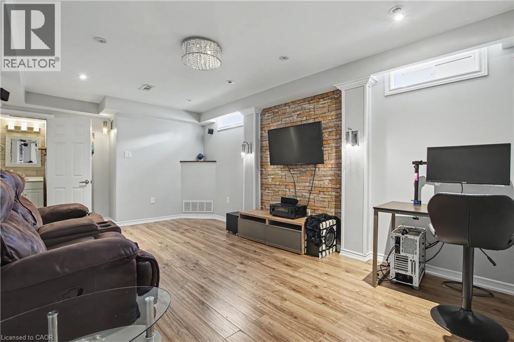 60 POSTMASTER Drive thumbnail 32