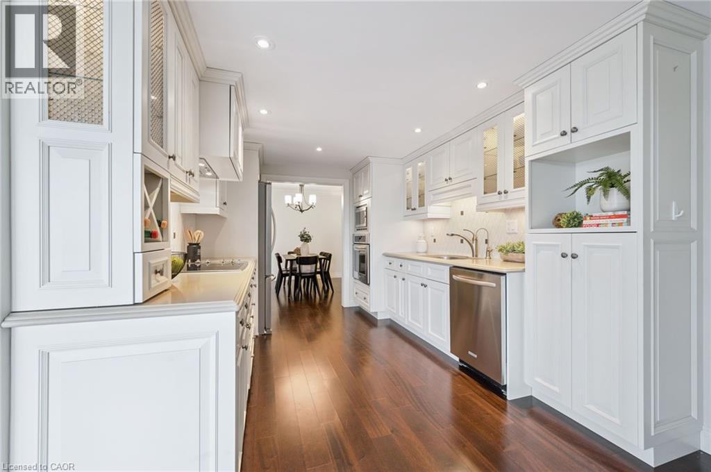 265 WESTCOURT Place Unit# 1010 thumbnail 12