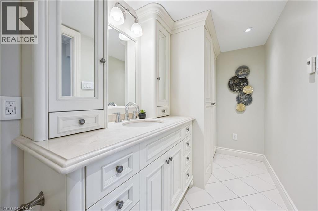 265 WESTCOURT Place Unit# 1010 thumbnail 20