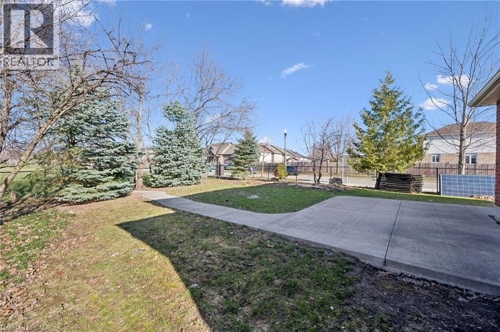 649 DOON SOUTH Drive thumbnail 33