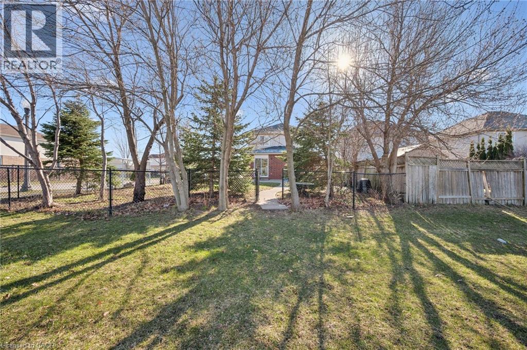 649 DOON SOUTH Drive thumbnail 37