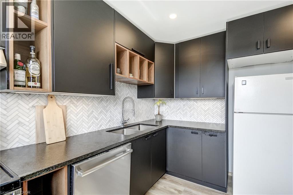 135 S CHALMERS Street S Unit# 18 thumbnail 14