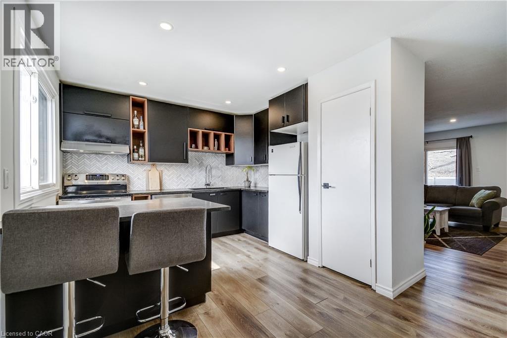 135 S CHALMERS Street S Unit# 18 thumbnail 12