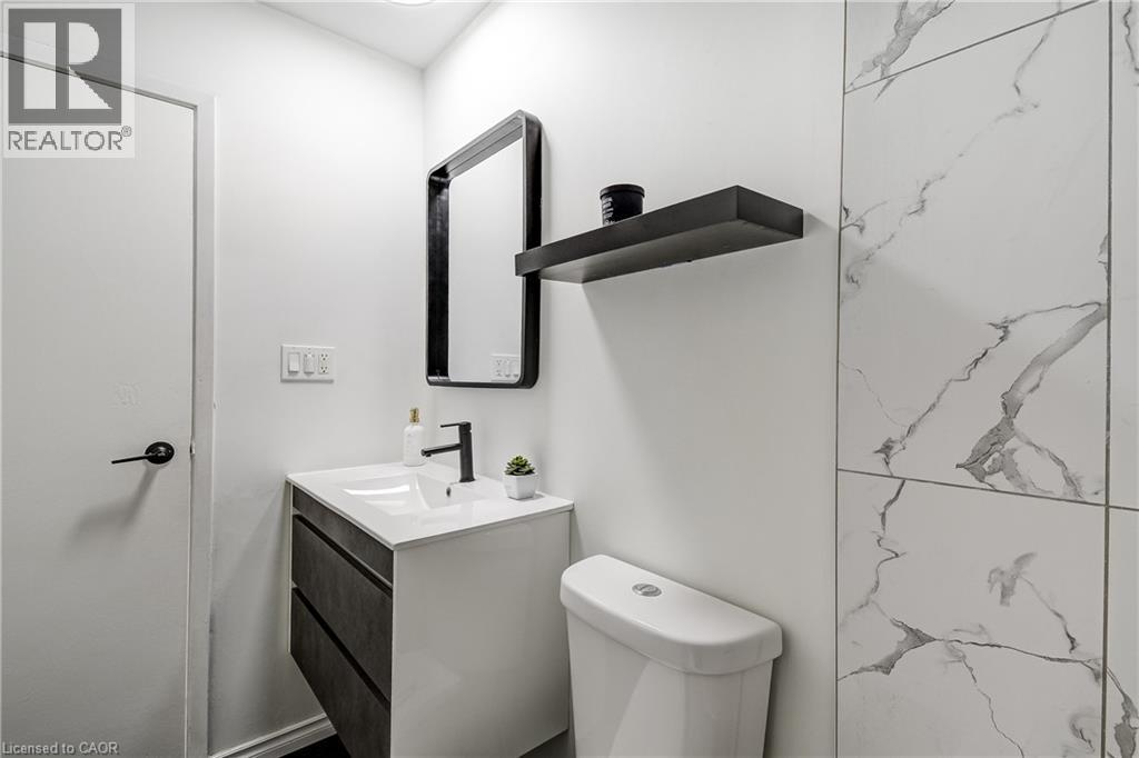 135 S CHALMERS Street S Unit# 18 thumbnail 28