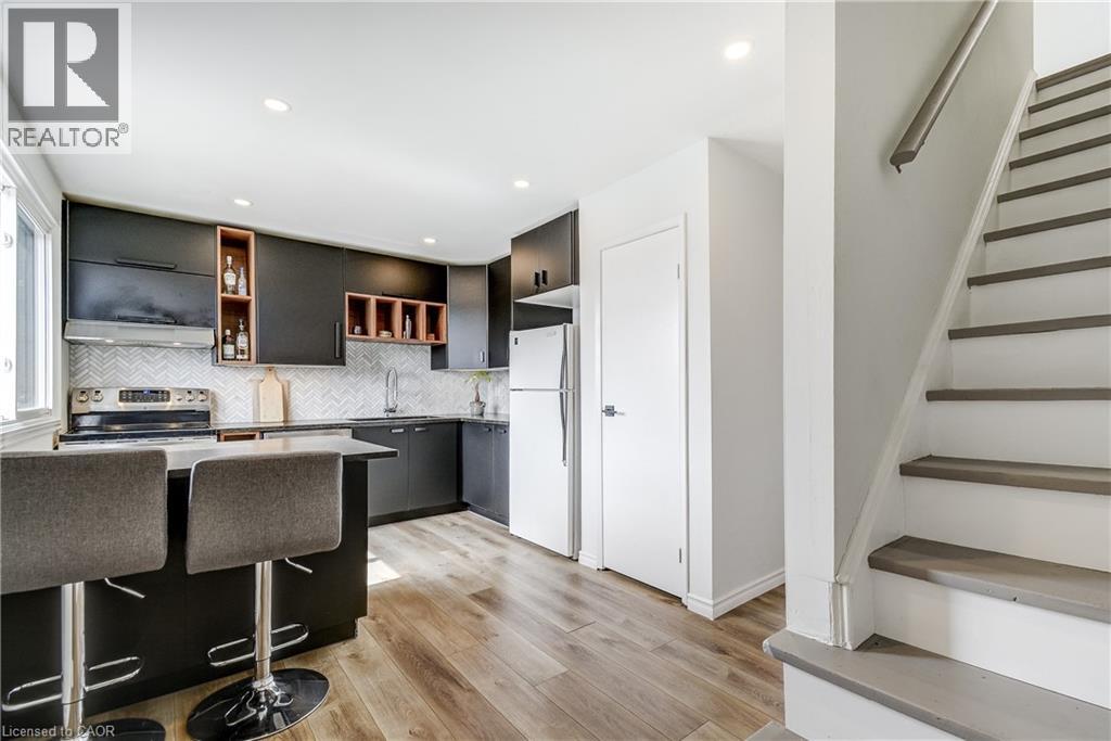 135 S CHALMERS Street S Unit# 18 thumbnail 17