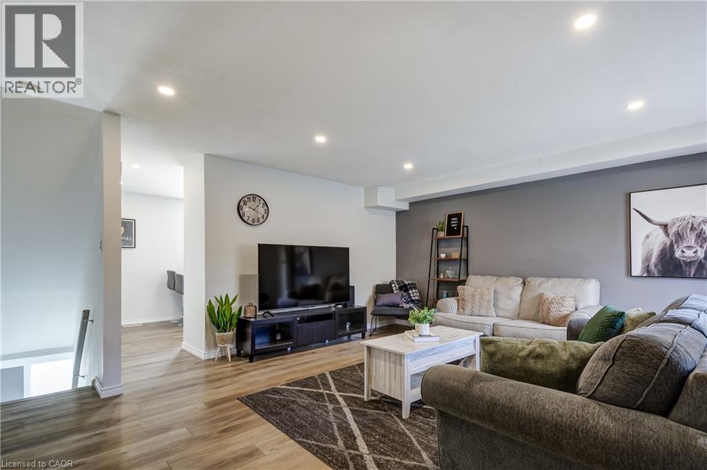 135 S CHALMERS Street S Unit# 18 thumbnail 8