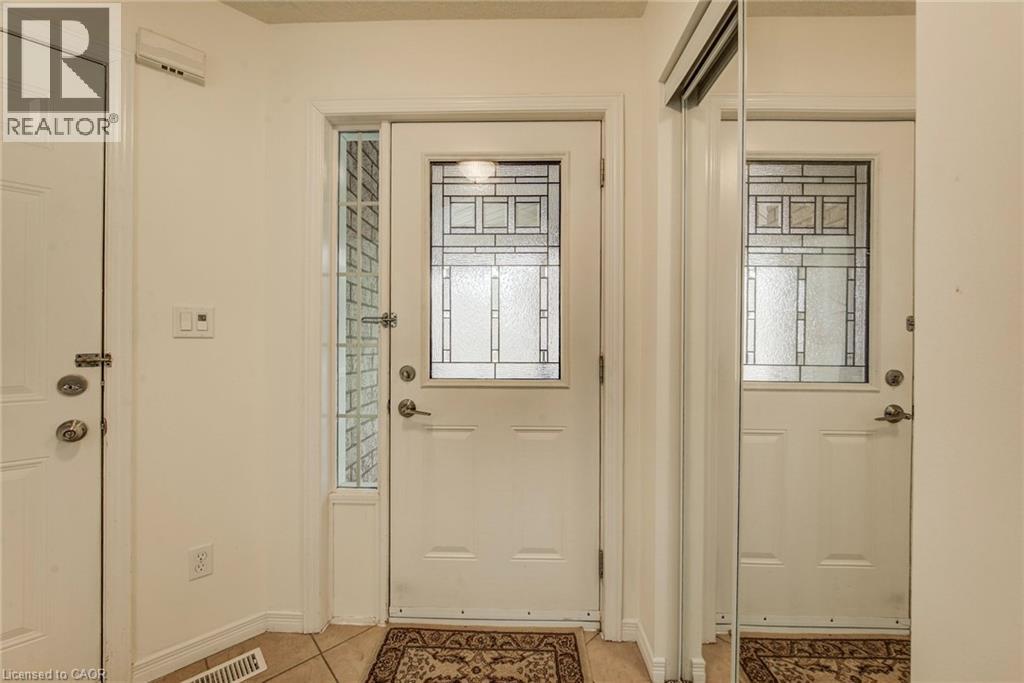 90 UDVARI Crescent thumbnail 6