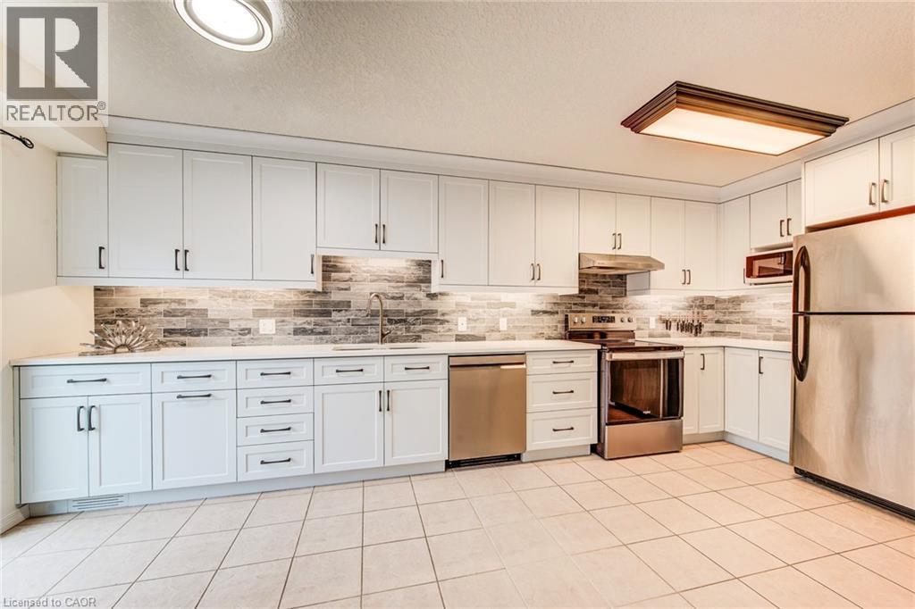 90 UDVARI Crescent thumbnail 16