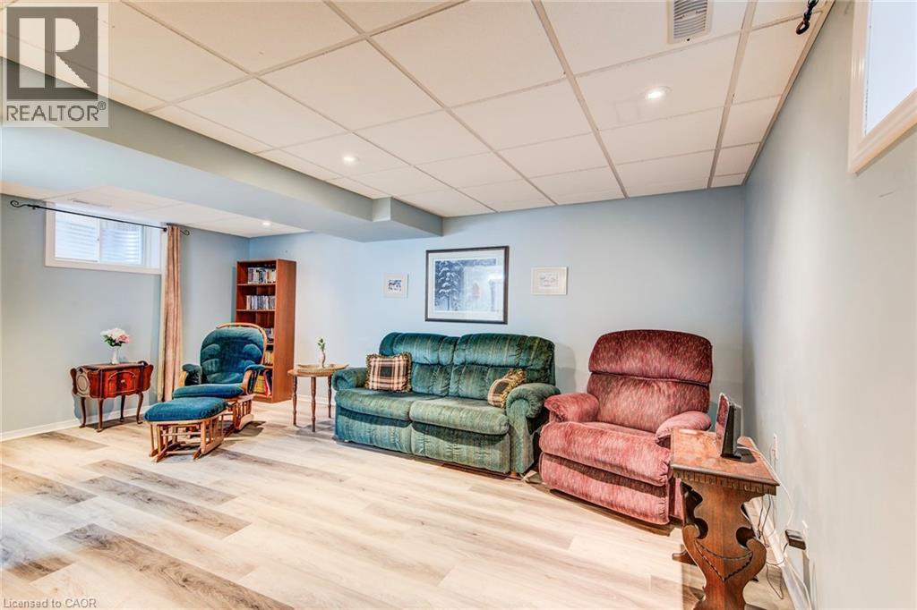 90 UDVARI Crescent thumbnail 34