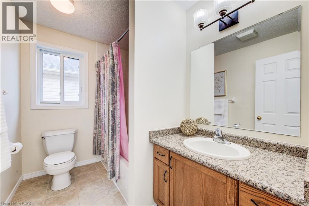 90 UDVARI Crescent thumbnail 23