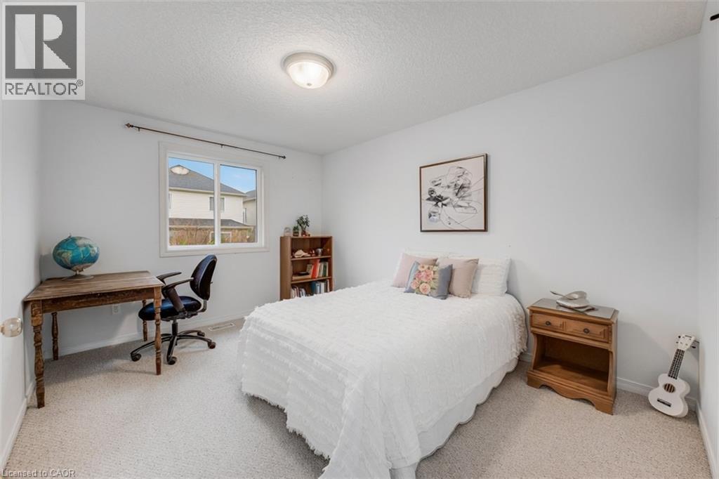 90 UDVARI Crescent thumbnail 24