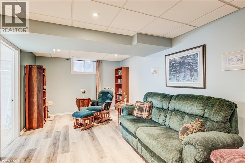 90 UDVARI Crescent thumbnail 35